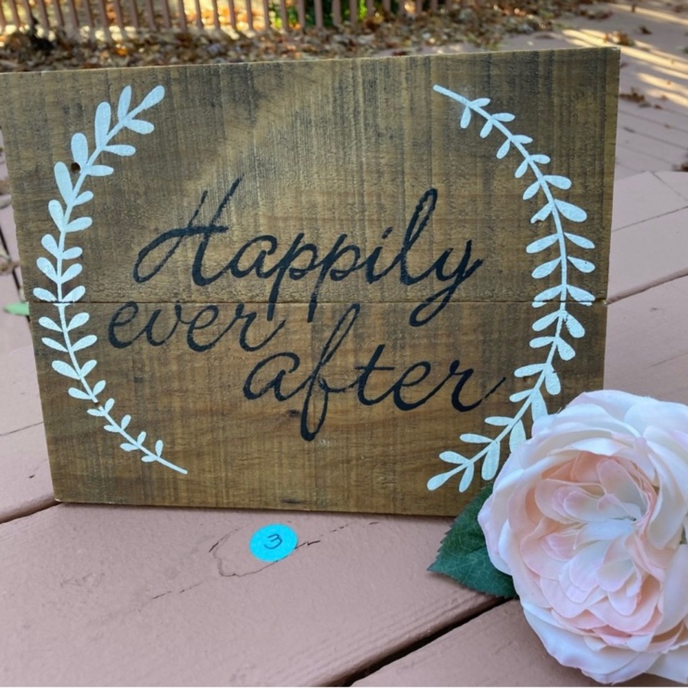Wooden sign 3: Happily Ever After